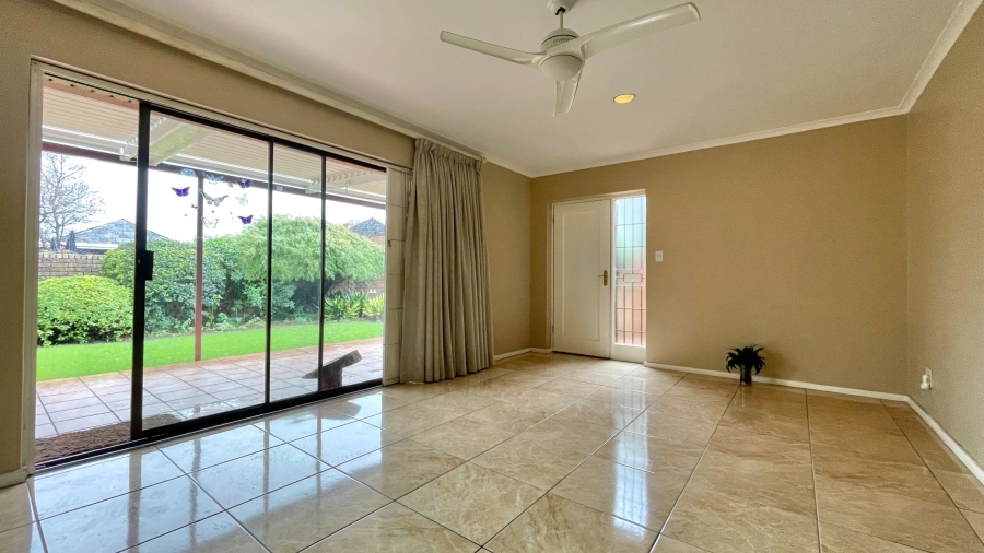 3 Bedroom Property for Sale in Martinville Western Cape